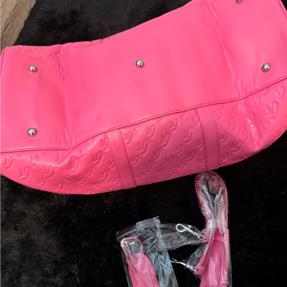 Glamaholic - MONOGRAM DUFFLE BAG HOT PINK - Picture 7 of 11